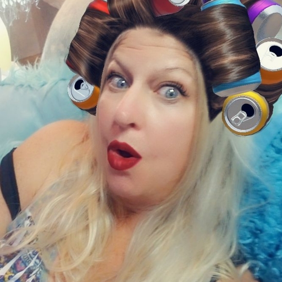 Meet your Posher, Shirlynn - Picture 2 of 4